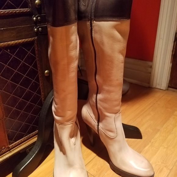 Boots - Picture 2 of 5